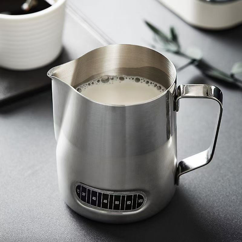 With magical stainless steel12y Pointed spout cup coffee utensil, frothing pitcher, professional lat