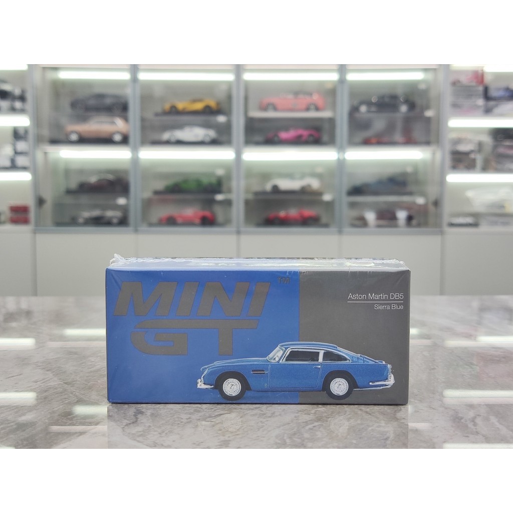 MINIGT 1 / 64 Aston Martin DB5 Sierra Blue MGT00954