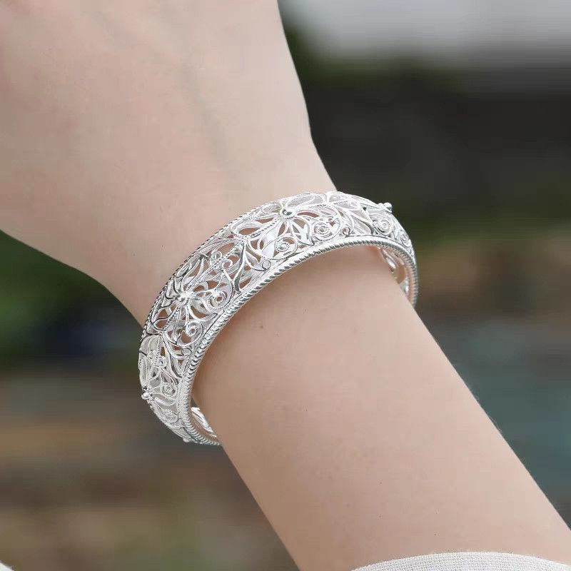tb Purely hollow-carved women's wide silver anklet10tt Ready-made palace-style gift box s9999Bracele