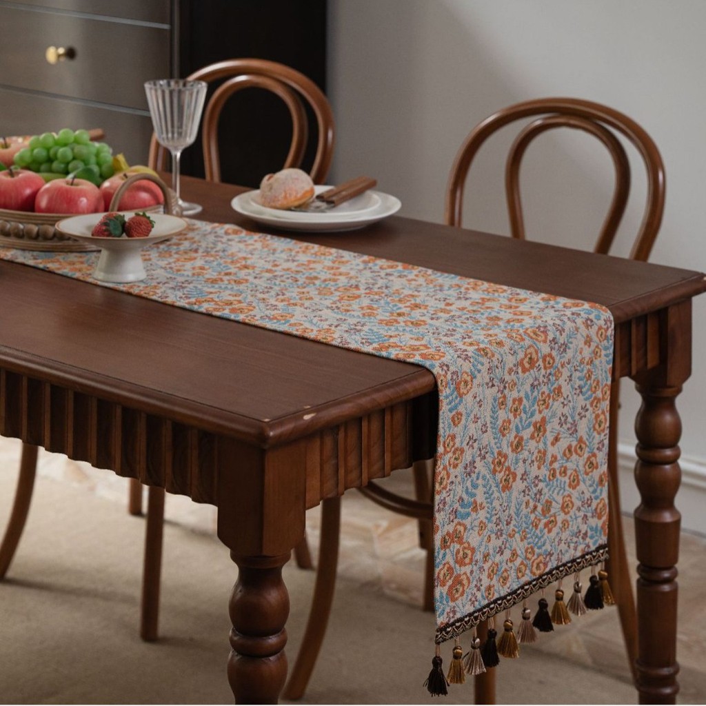 Preferred#Factory direct supply of American-style long tassel table runner in beige with jacquard fl