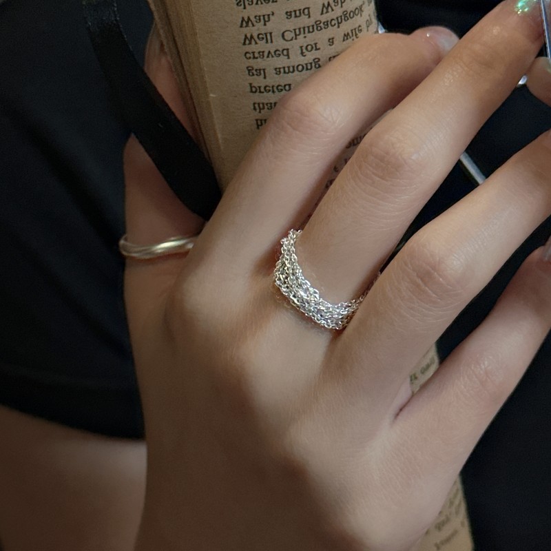 O7HK Fashionable pure silver ring with a simple multi-layered tassel design s925Decor