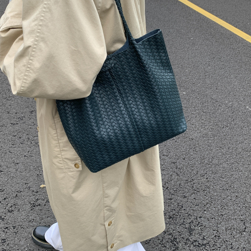 Niche Design Sense Túi Họa Tiết Dệt Dung Tích Lớn 2025 Phong Cách Mới Thu Đông Retro Cao Cấp Sense O