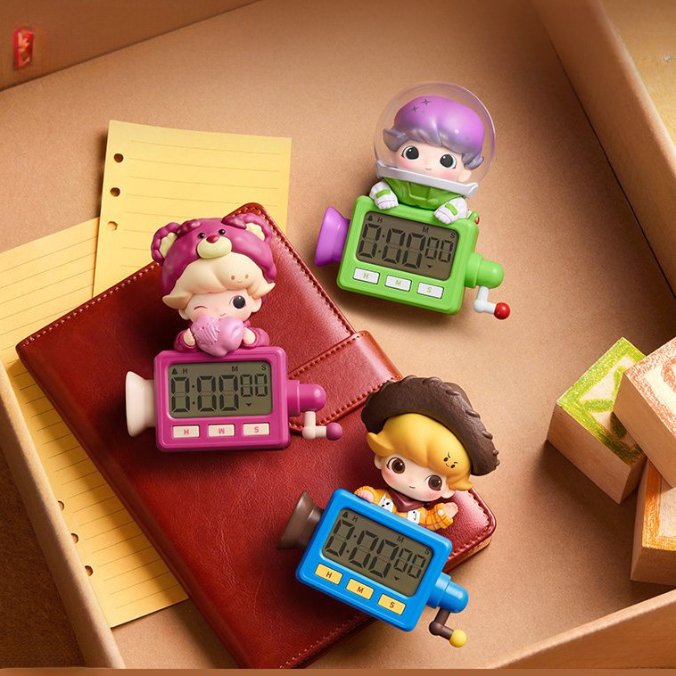 POPMART DIMOO WORLD x PIXAR Hẹn Giờ Tủ Lạnh Nam Châm Hộp Mù Quà Tặng Woody Lotso Sulley Remy ZXXV