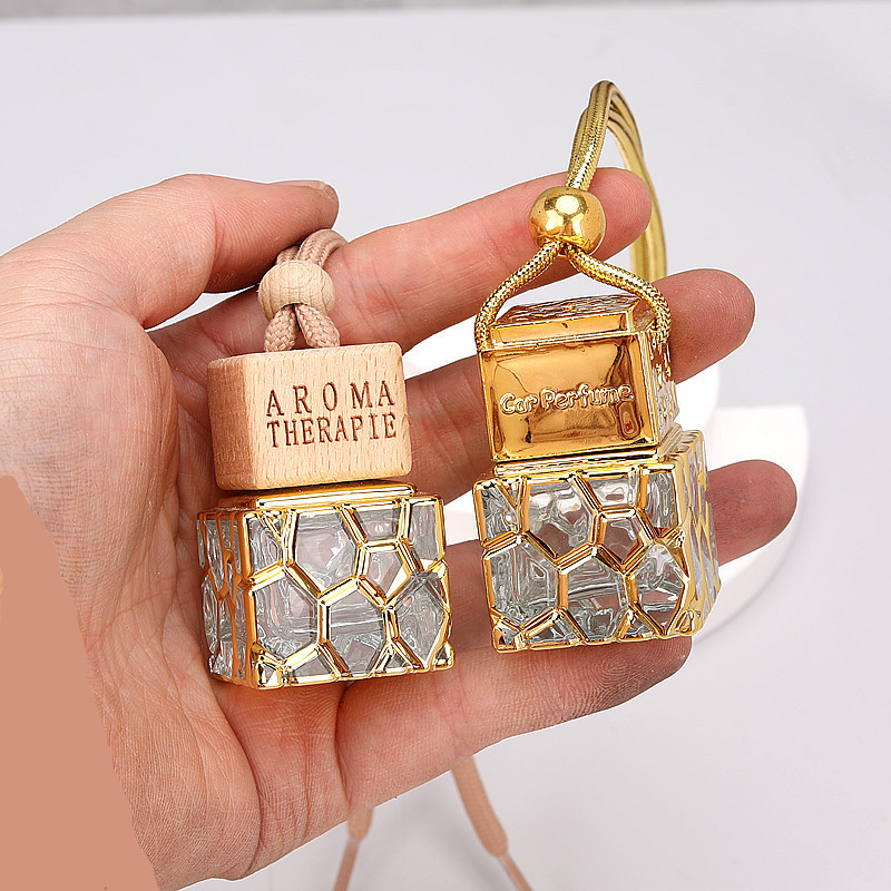 Nước Cube Treo Xe Hơi Tinh Dầu Thơm Chai Trống