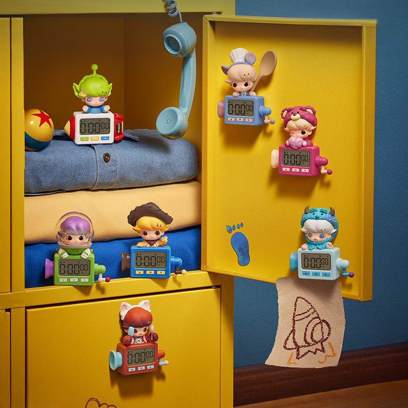 POPMART DIMOO WORLD x PIXAR Hẹn Giờ Tủ Lạnh Nam Châm Hộp Mù Quà Tặng Woody Lotso Sulley Remy KMTC