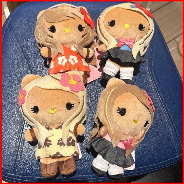 GL Sanrio Hawaii Tan Skin Hello Kitty Plushie Hoa Kẹp Tóc Hoa Váy Váy Đồng Phục Túi Charm GL