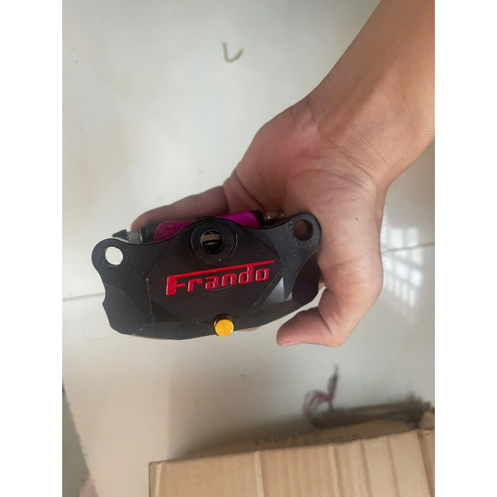 ( Hàng cũ Màu đen ) Heo dầu frando 2 Pis trầy xước nhẹ như mới ARM Racing-Nhi