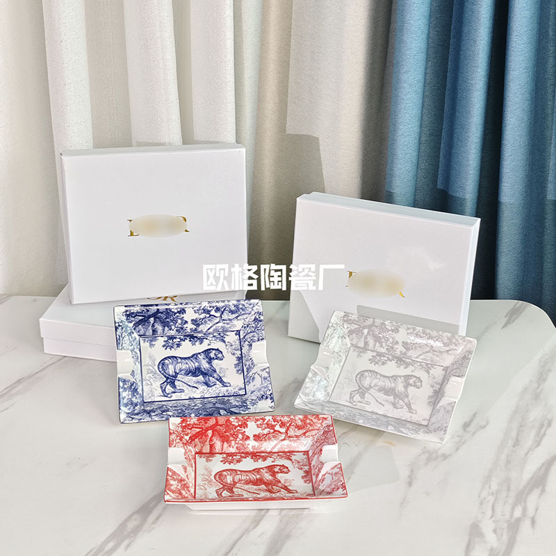 EWZH Bone china Rui Tiger Series ashtray, home banquet decoration, cigar ashtray