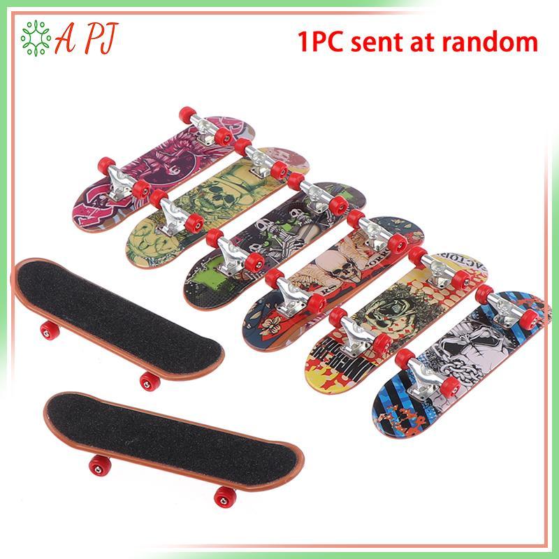 [APJ] Fingerboard Mini Finger Skateboard Nhựa Finger Skate Scooter Skateboard Toy [MỚI]