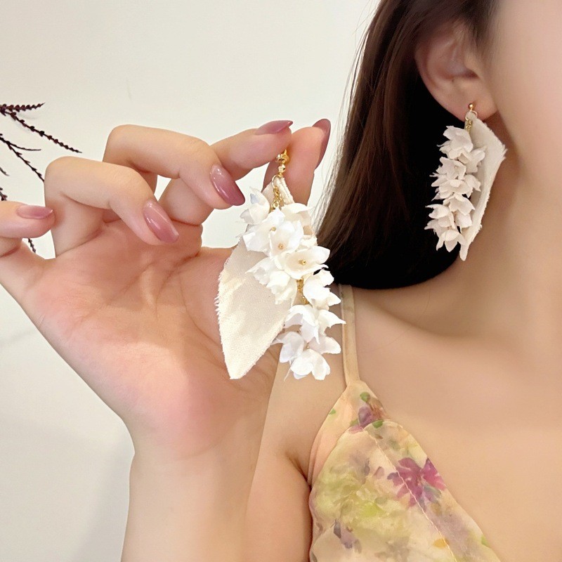 Mùa Hè 2026 Taobao Nhà Hàng Trung Quốc Jiang Yan Cùng Phong Cách Hoa Tua Rua Bông Tai Trắng Phù Hợp 