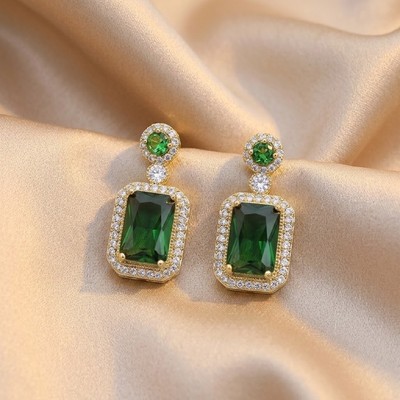 Pinkdudu Vintage Ngọc Lục Bảo Pha Lê Tòn Ten Bông Tai Với Hình Học Sleek Chất Lượng Cao Cấp Regal Xanh Giọt Thanh Lịch Đảng Glam PD2613