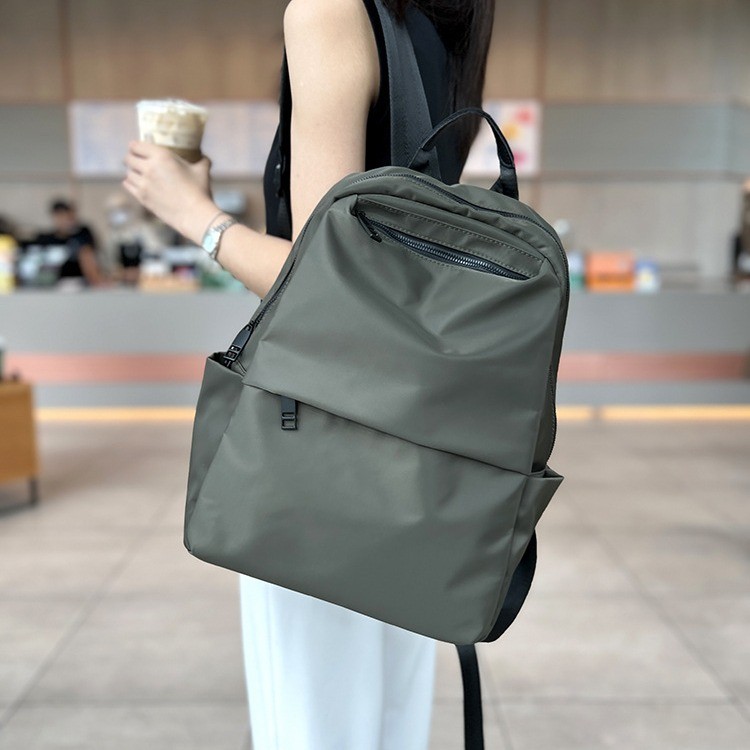New women's Oxford cloth backpack, lightweight, waterproof, large-capacity, fashionable commuter bac