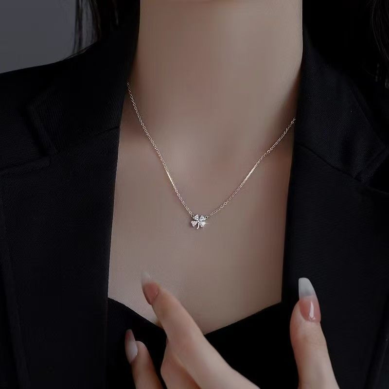 Vòng cổ nữ bạc Miuu Vòng cổ cỏ bốn lá Vòng cổ bạc 925