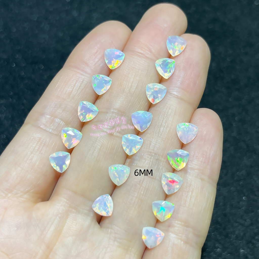 Vòng đá rời Opal tự nhiên Mặt cắt mặt Tam giác 6MM Đá thô Opal
