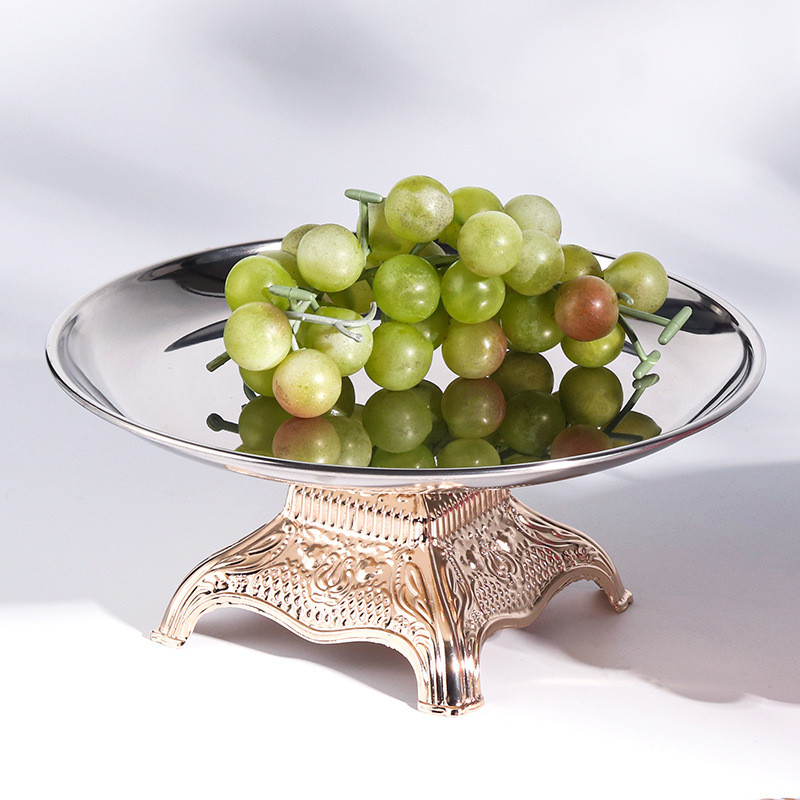 Light luxury art European-style iron tower fruit tray decoration for model homes, sales offices, liv