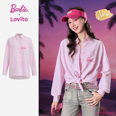 (New Arrival) Barbie™ X Lovito Áo Blouse Nữ Màu Hồng Xuân/Hè Cổ Nơ Tay Dài Nút Trước Có Túi LBL5AD008