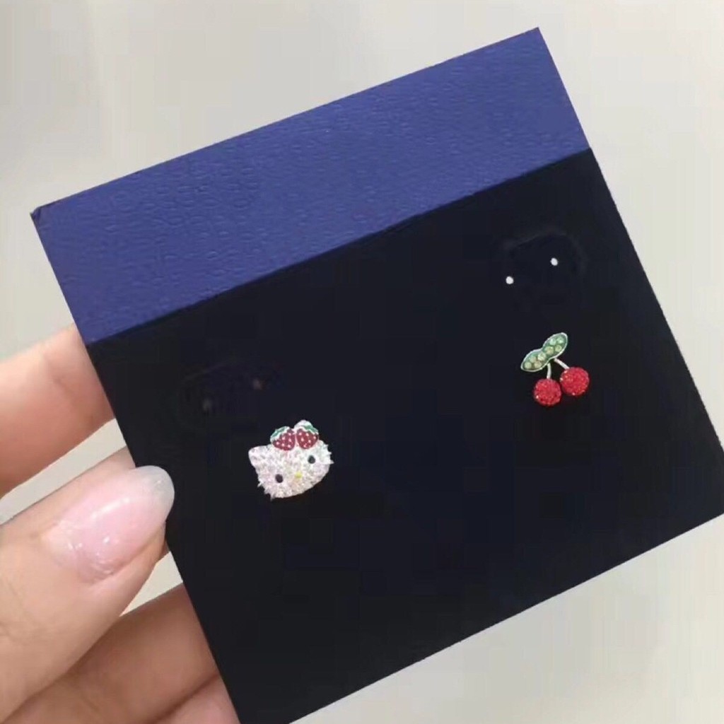 Hàng sẵn có [Túi quà tặng hộp] Bông tai mèo cỏ bốn lá Swarovski Swarovski Bông tai bất đối xứng Bông