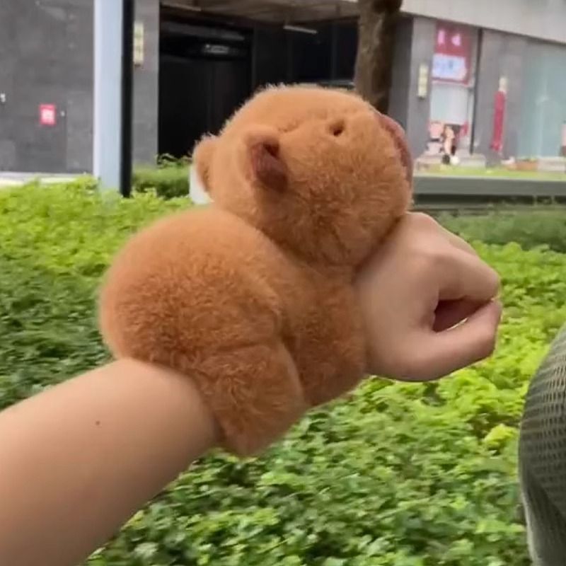 Kapibara Papa Ring Papa Hug Cổ tay Đồ chơi sang trọng Kapibara Papa Circle Doll