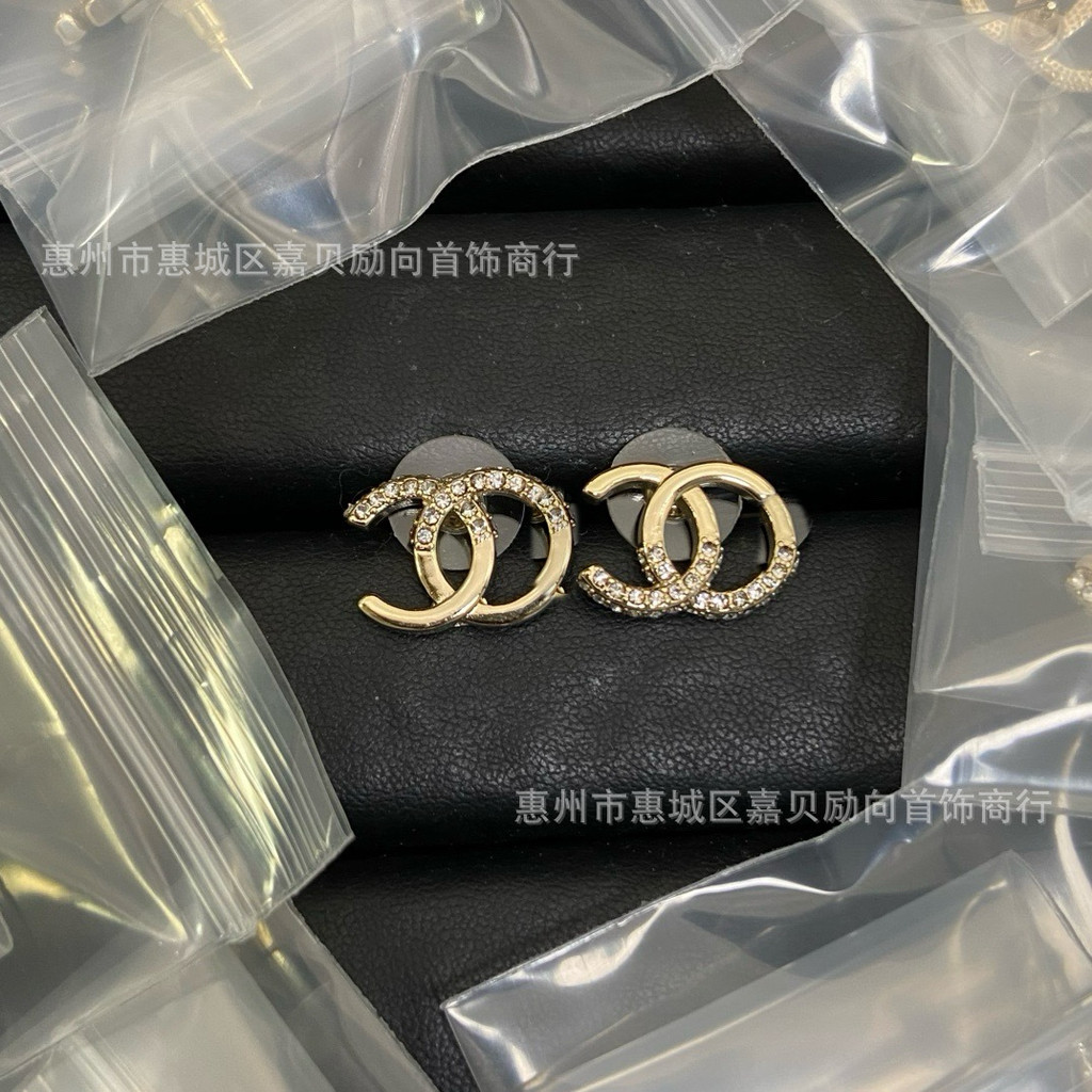 New simple classic English letter pair C Sweet and Cool Style Classic Letter Earrings for Women