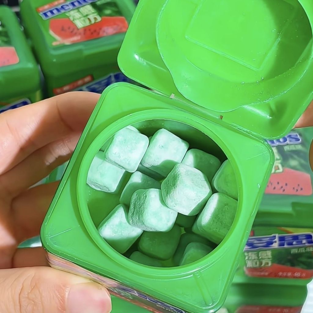 2 lon Mandos Hạt đông lạnh Vuông Không đường Xylitol Cube Nhai Kẹo cao su Hương dưa hấu vuông 46g Kẹ