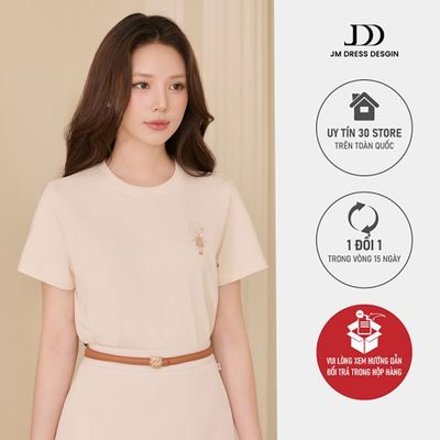 Áo Phông Mascot In Lưới 7cm 2T38.2603, Áo Thun Nữ Cotton Form Vừa Cổ Tròn Basic Cổ Điển Thanh Lịch Thiết Kế Bởi JM
