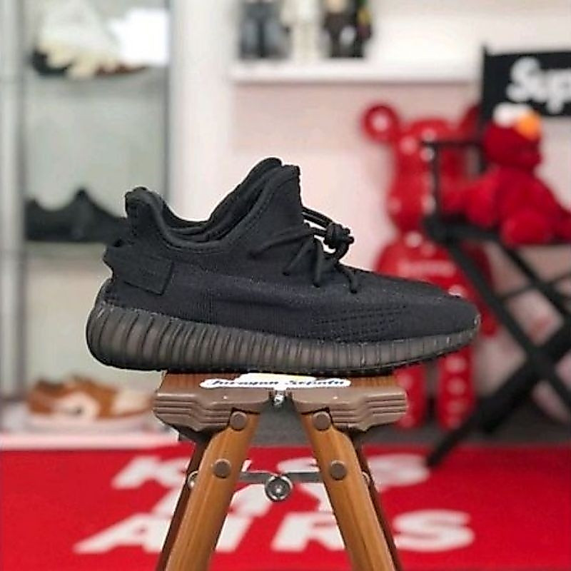 Yeezy Boost 350 V2 Onyx