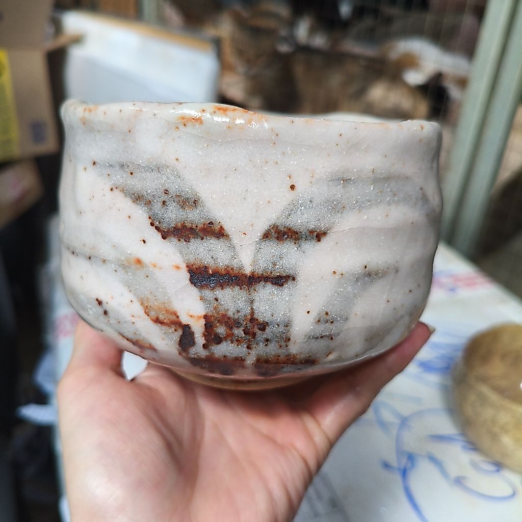 Bát chawan shino gốm Nhật