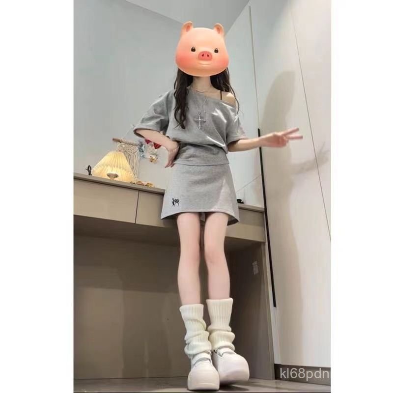 Xuôi Vai Dệt Kim Caо Cấp, Bộ Two-Piece Cho Nữ, Áo Vest và Váy Hông Gói FWD2