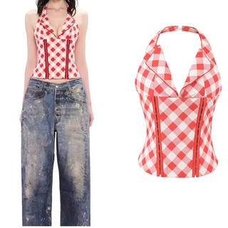 Dây lưng ôm sát thiết kế kẻ sọc đỏ, phù hợp làm sling top