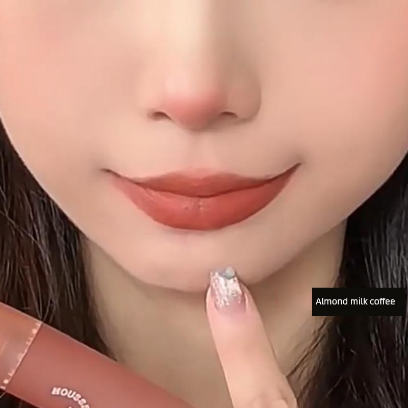 Niche Brand Matte Lipstick otwoo Bean Paste Powder