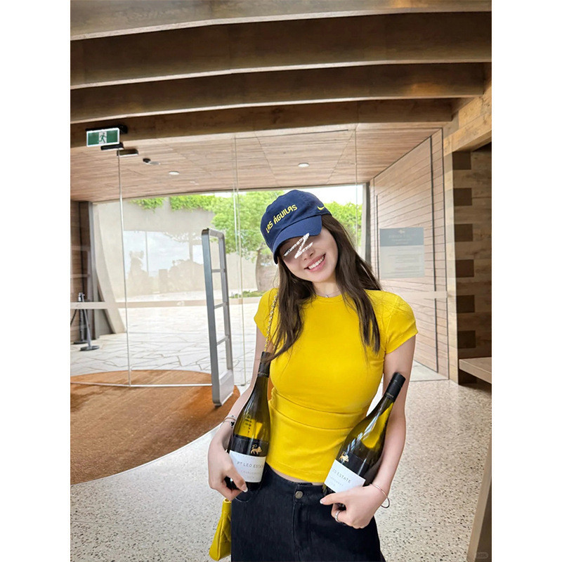 Áo Thun Ngắn Tay Moses Queen, Thiết KếSlimFit, Thoáng Mát Mùa Hè