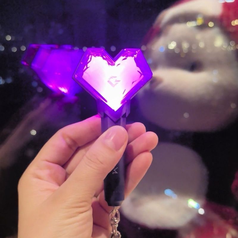 Han Fan Ring Deng Ziqi Mini Chess Mini Cheer Stick Móc khóa Mặt dây chuyền phát sáng R