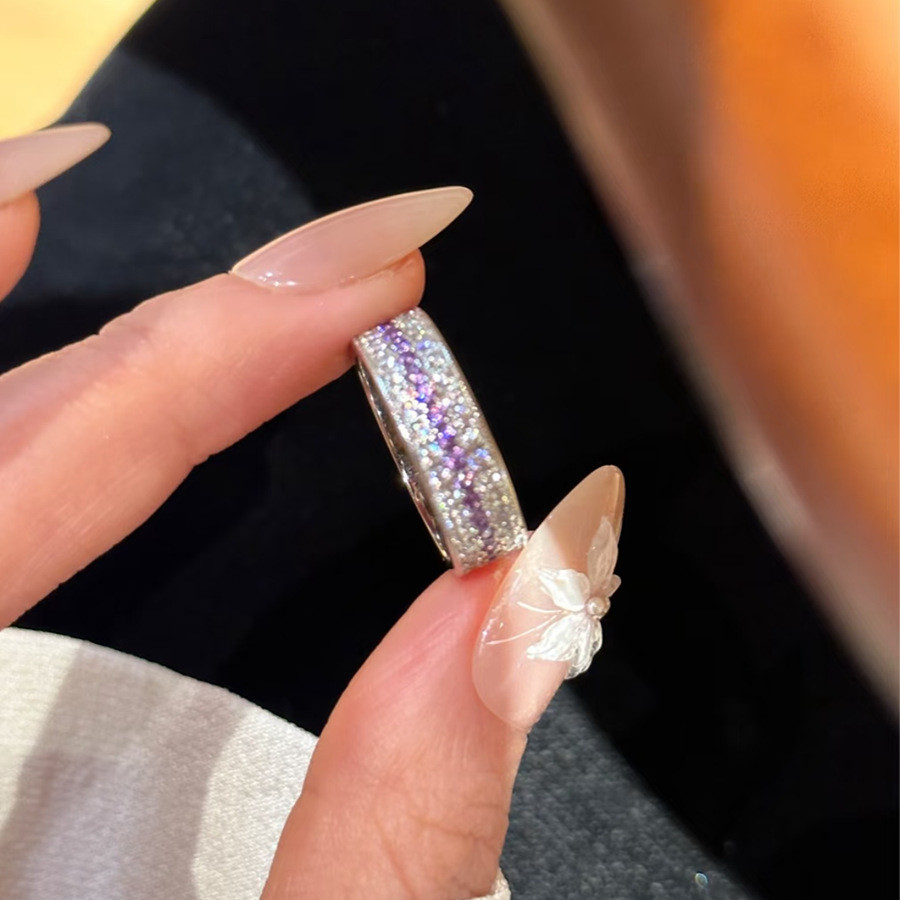 Nhẫn kim cương màu tím nhấp nháy màu tím