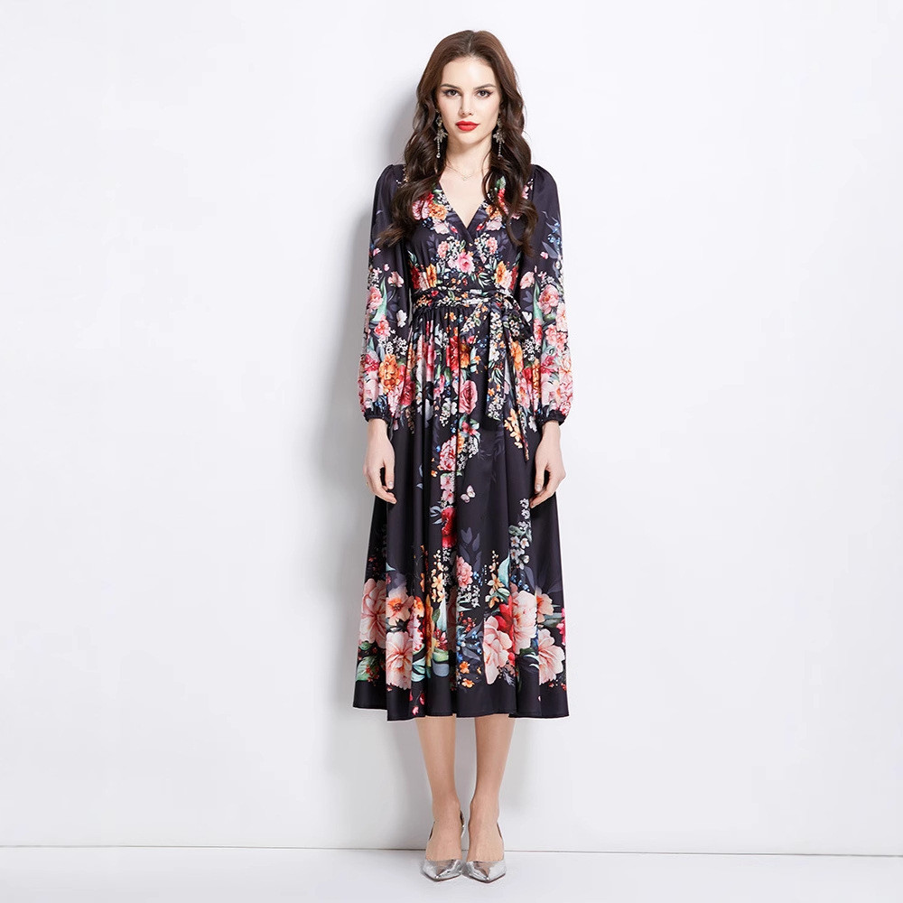 Crossing of design elements V Women's French-style printed dress with tie-neck, waist-cinching, lant