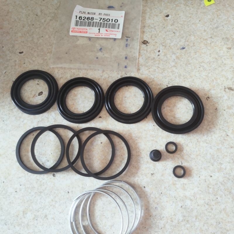 Chụp bụi đĩa thắng trước Toyota Fortuner/Hilux/Hiace/4runner.. 2006-2022  Made in Japan