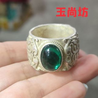 Nhẫn bạc cổ điển kẻ sọc nam với họa tiết tốt lành và đá quý