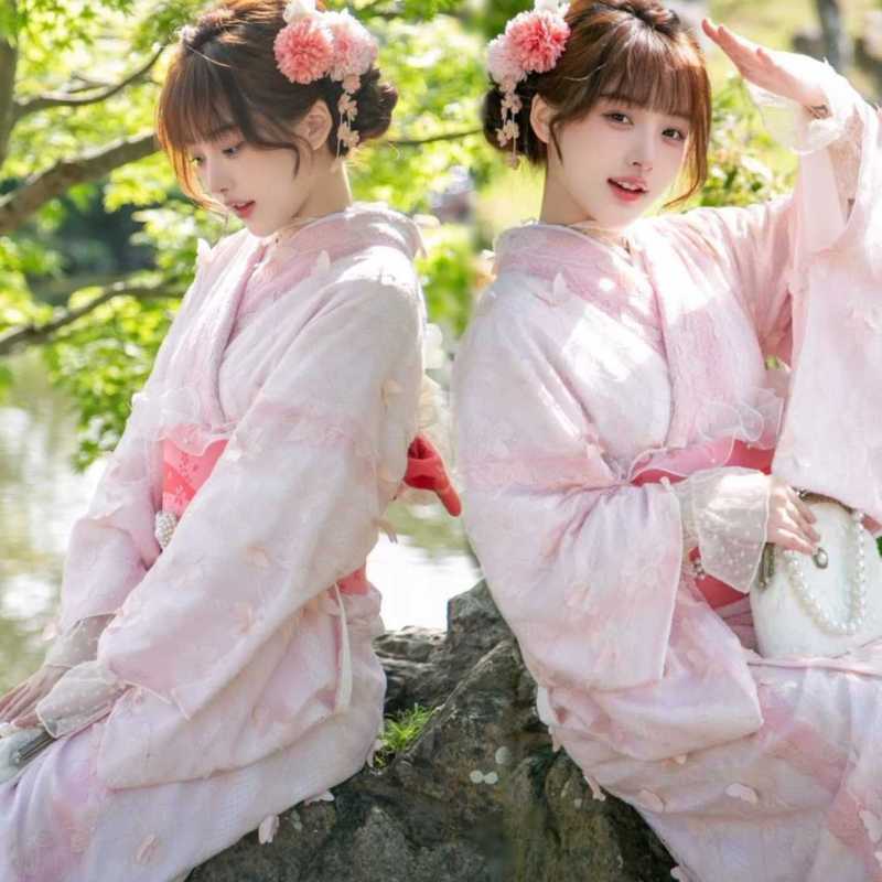 Kimono ren ngọt ngào cho bé gái, phù hợp mùa xuân
