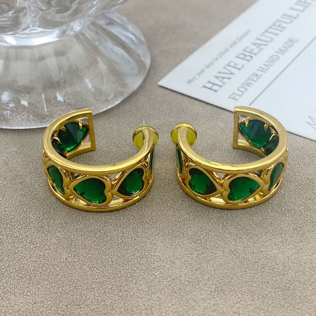 Fashion Artistic Retro Emerald Green Zircon Inlaid Design Heart-shaped Earrings