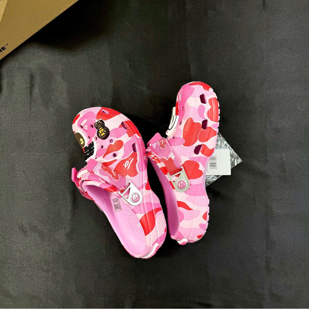 | Ảnh Thật | Dép Crocs X Bape Pink Camo SS25 Nam Nữ Siêu Hot Cực Chất Tặng Hộp Bảo Vệ