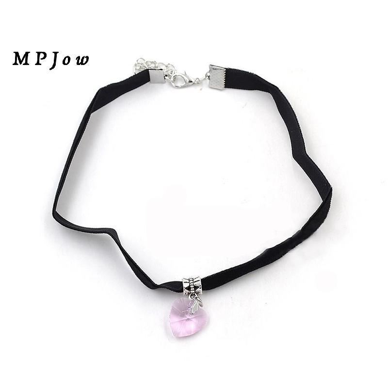 Chocker handmade gothic nhung với trái tim pha lê, style retro 80s và 90s