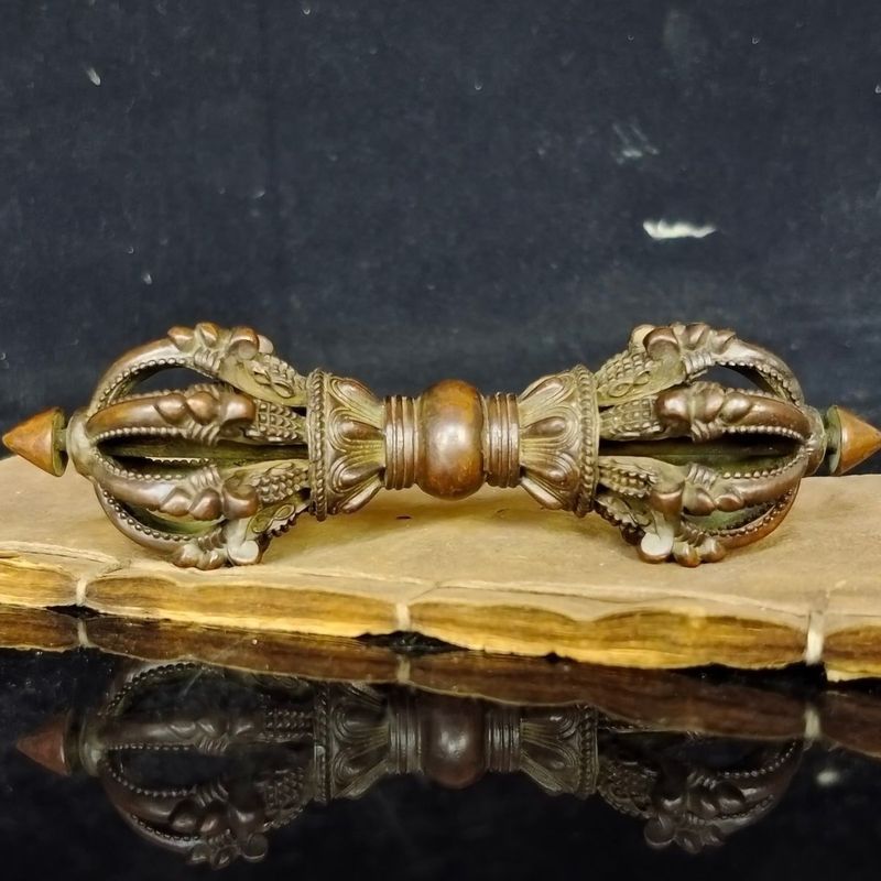 Phật giáo Tây Tạng cổ đại Công cụ Phật giáo Mật tông Vajra Tám sợi Pestle Demon Pestle Phật giáo Tây