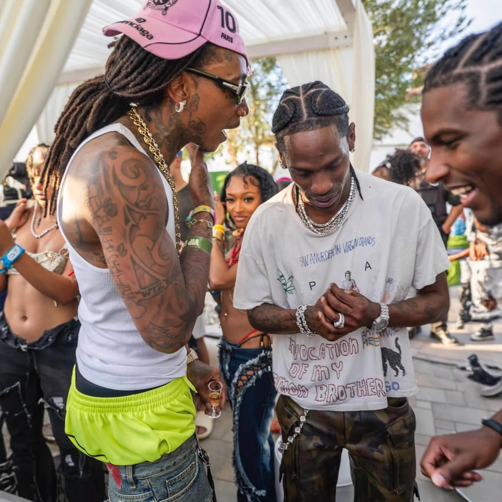 VV1F Travis Scott Same Style Paly Hollywood West Coast Graffiti ERD Style Rhinestone Short Sleeve T 