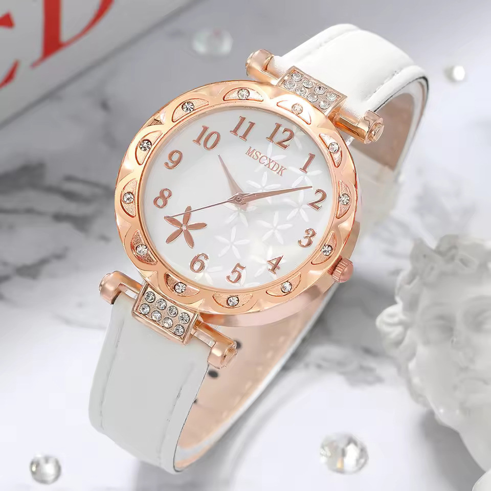 Đồng hồ nữ: kiểu dáng tinh tế, dây mềm, phù hợp mọi phong cách. Sang trọng và trẻ trung!