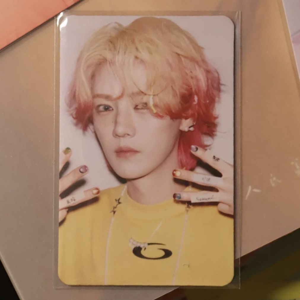 LUHAN 2025 bốn tuần sách kỷ niệm thẻ nhỏ