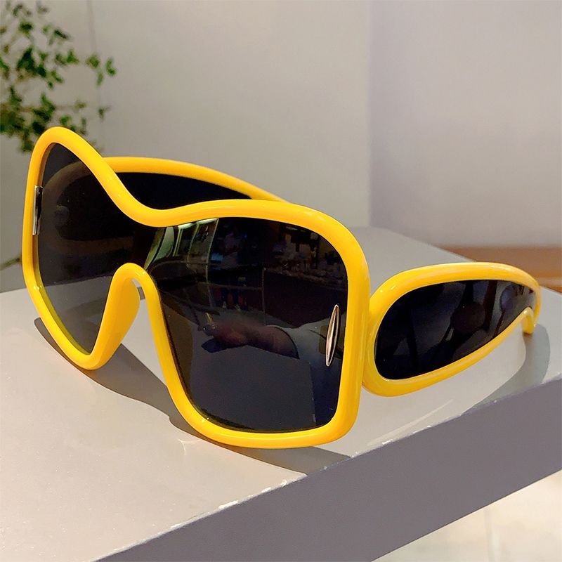 A New Product[Shop Hot Sale]Y2K Fashion Hip-Hop Punk Sunglasses High-Value Personality One-Piece Lar