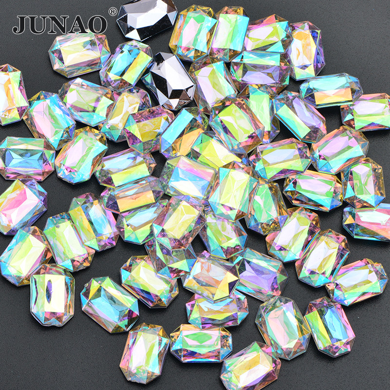 Kim cương giả hình chữ nhật kích thước 20x30mm và 18x25mm, chất liệu pha lê và acrylic, dễ dàng gắn bằng keo