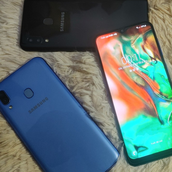 Điện Thoại Samsung A30 Cũ Đã Qua Sử Dụng Hình Thức  Đẹp 85% hất lên Màn không lỗi gì