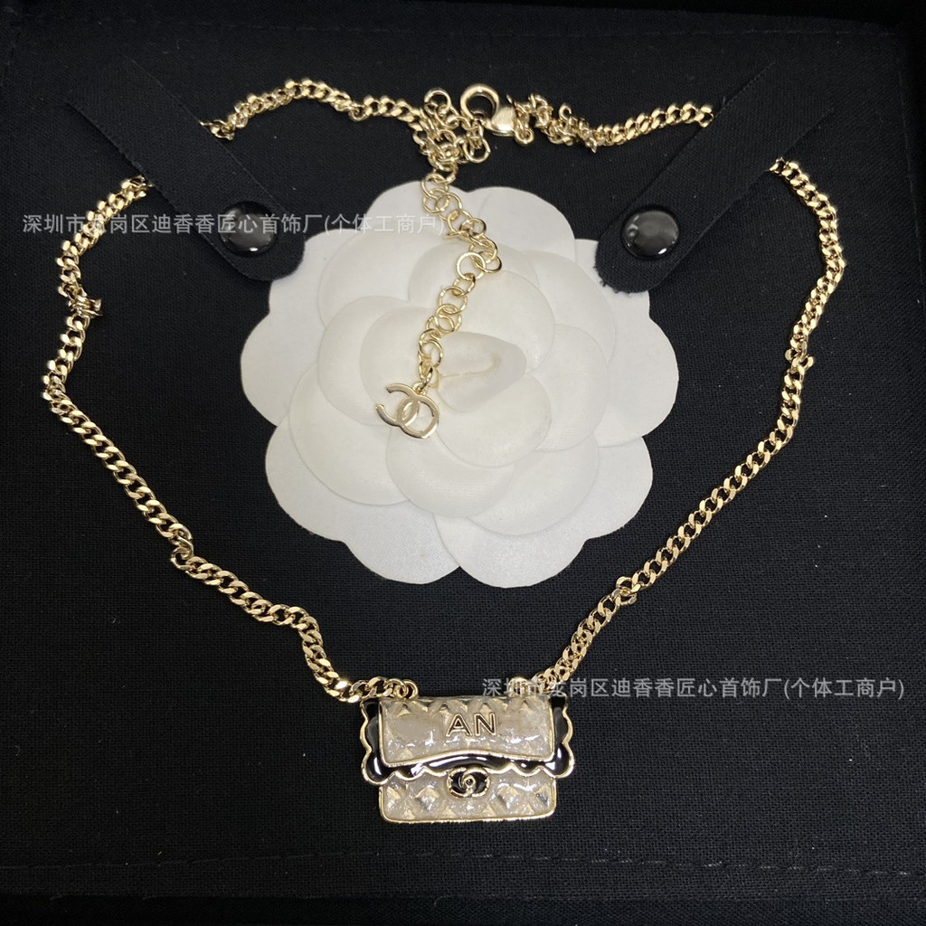 Ruffled Enamel Quilted Bag Necklace for Women Classic Fashion Versatile Collarbone Chain Jewelry