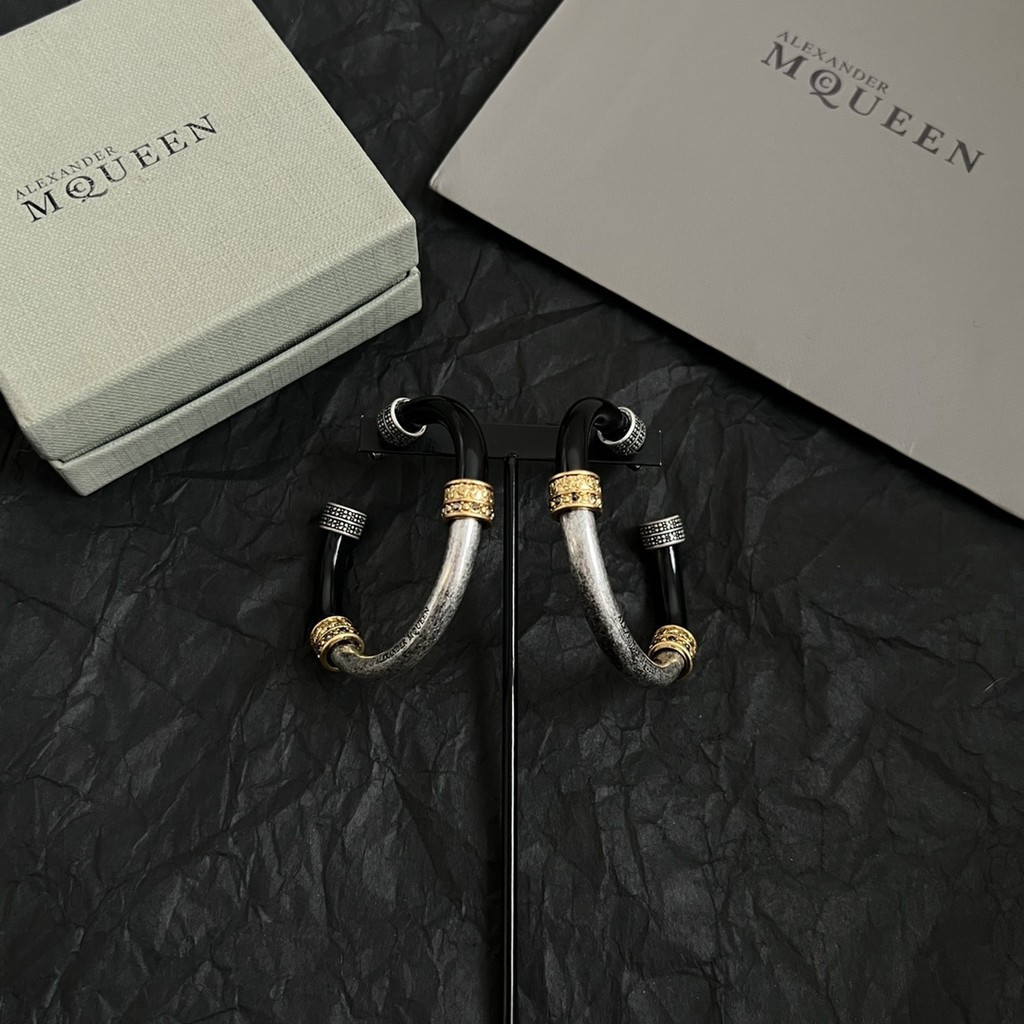 Trang sức tai cài Alexander Wang phong cáchpunk, quà tặng sinh nhật cao cấp dành cho nàng