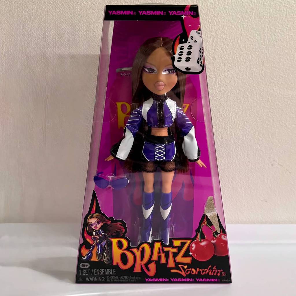 Búp bê cá tính Bratz Scorchin' Cloe and Yasmin Fashion Doll cao tầm 25cm